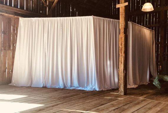 Pipe and Drape - Installed (per foot)