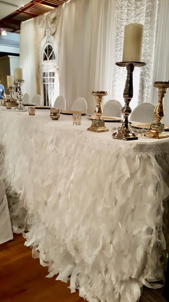 Skirting, White Cinderella - 21'