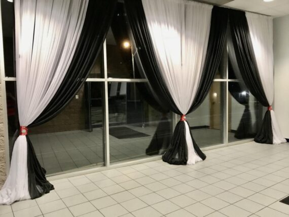 Pipe and Drape - Installed (per foot)