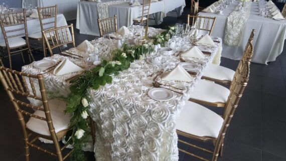 Tablecloth, Ivory Rosette - 90" x 156"