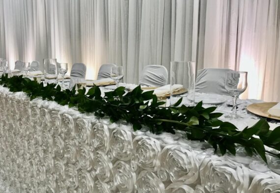 Tablecloth, White Rosette - 90" x 156"