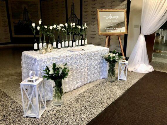 Tablecloth, White Rosette - 90" x 156"