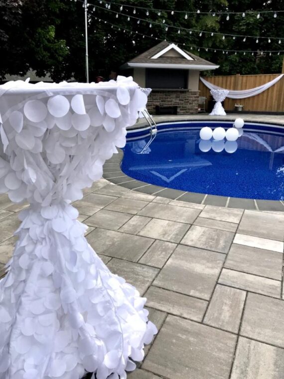 Tablecloth, White Petal Circle - 90" x 132"